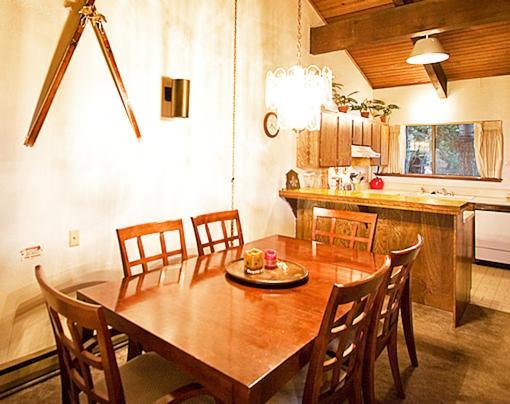 Mammoth Point By 101 Great Escapes * Mammoth Lakes